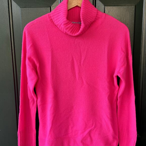 NWT Antonio Melani 100% Cashmere Sz S Relaxed Fit Hot Pink Turtleneck Sweater - Picture 1 of 5
